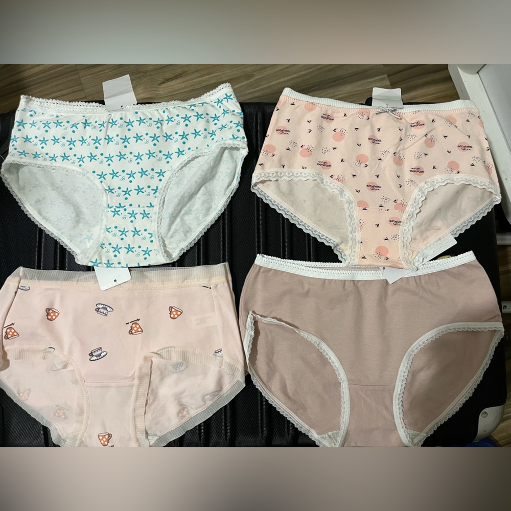 4 pieces Bundle- NWT- Assorted color and cute pattern women underwear-Small